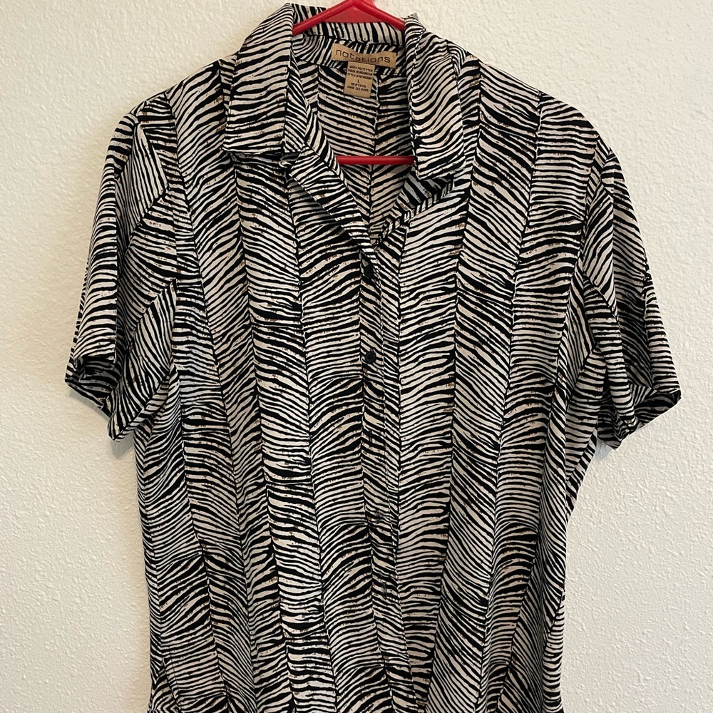 Notations Black & White Zebra Stripe Short Sleeve Button-Down Shirt